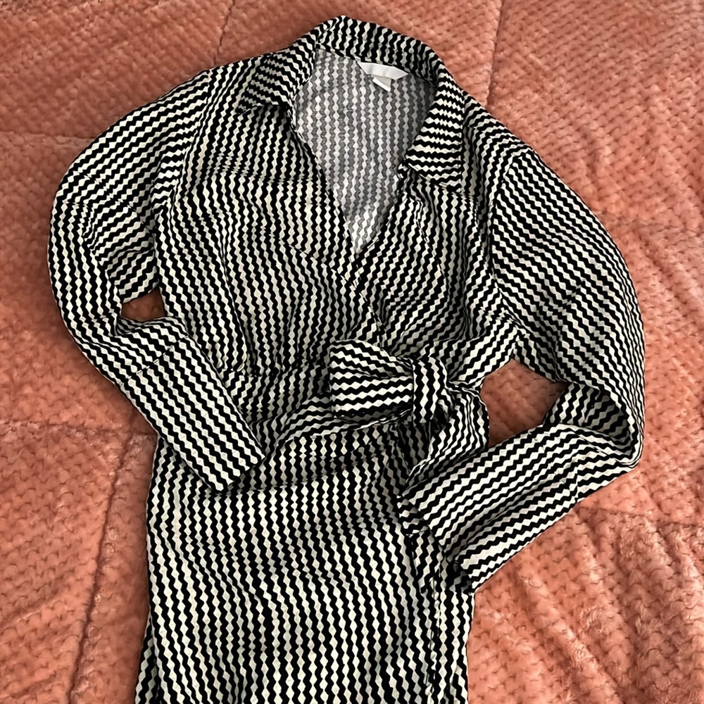 Black & white tie waist mini dress